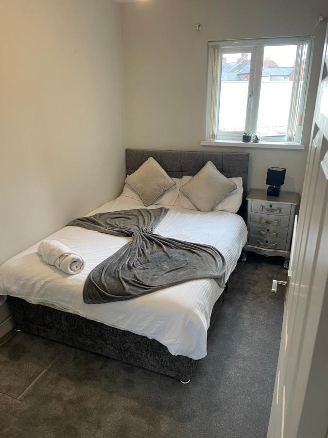 Fantastic Full 3 Bedroom Modern Apartment Belfast Exteriör bild